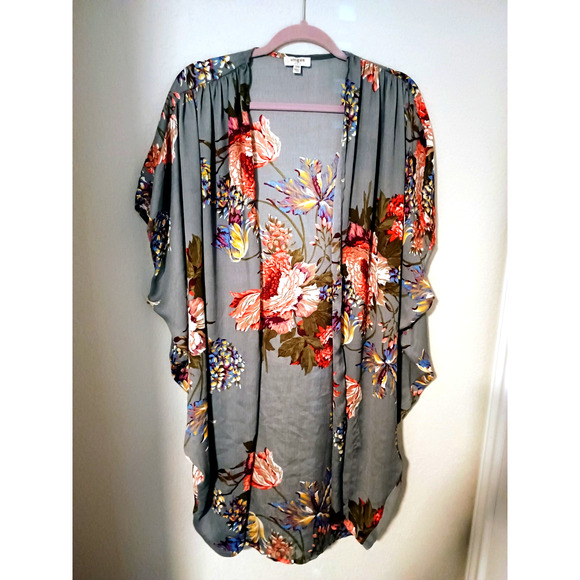Umgee Gray Floral Long Open Front Kimono Top Silky Polyester Sz S/M or OS - Picture 1 of 4